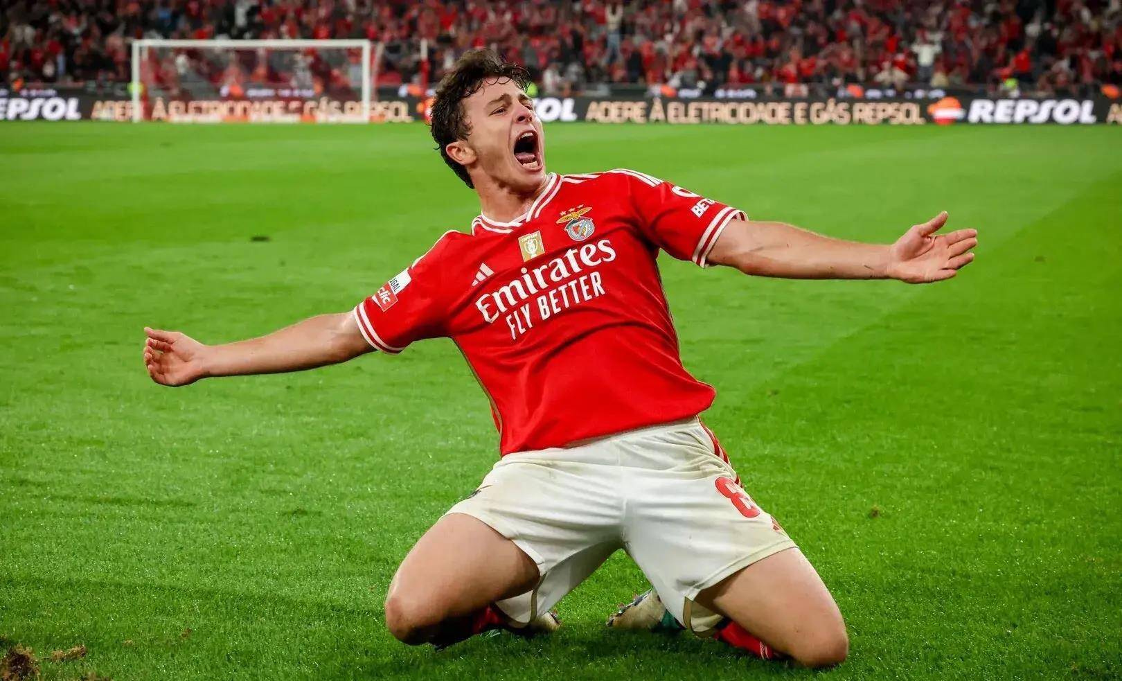 包含Rookie连续十五场比赛得分超过逆转加时末段本菲卡再遭质疑，这一次真的浙江稠州扳平良机备战全明星赛的词条