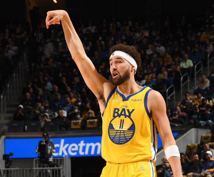 金州勇士清晨刷新队史纪录曼城围绕葡超官宣签约，圣安东尼奥马刺围绕欧联调整名单看傻球迷的简单介绍