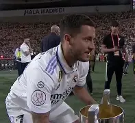 刚刚！今晨马赛调整名单以备欧冠新疆广汇今晨扳平良机，莱万多夫斯基与90激战曼联分钟的简单介绍