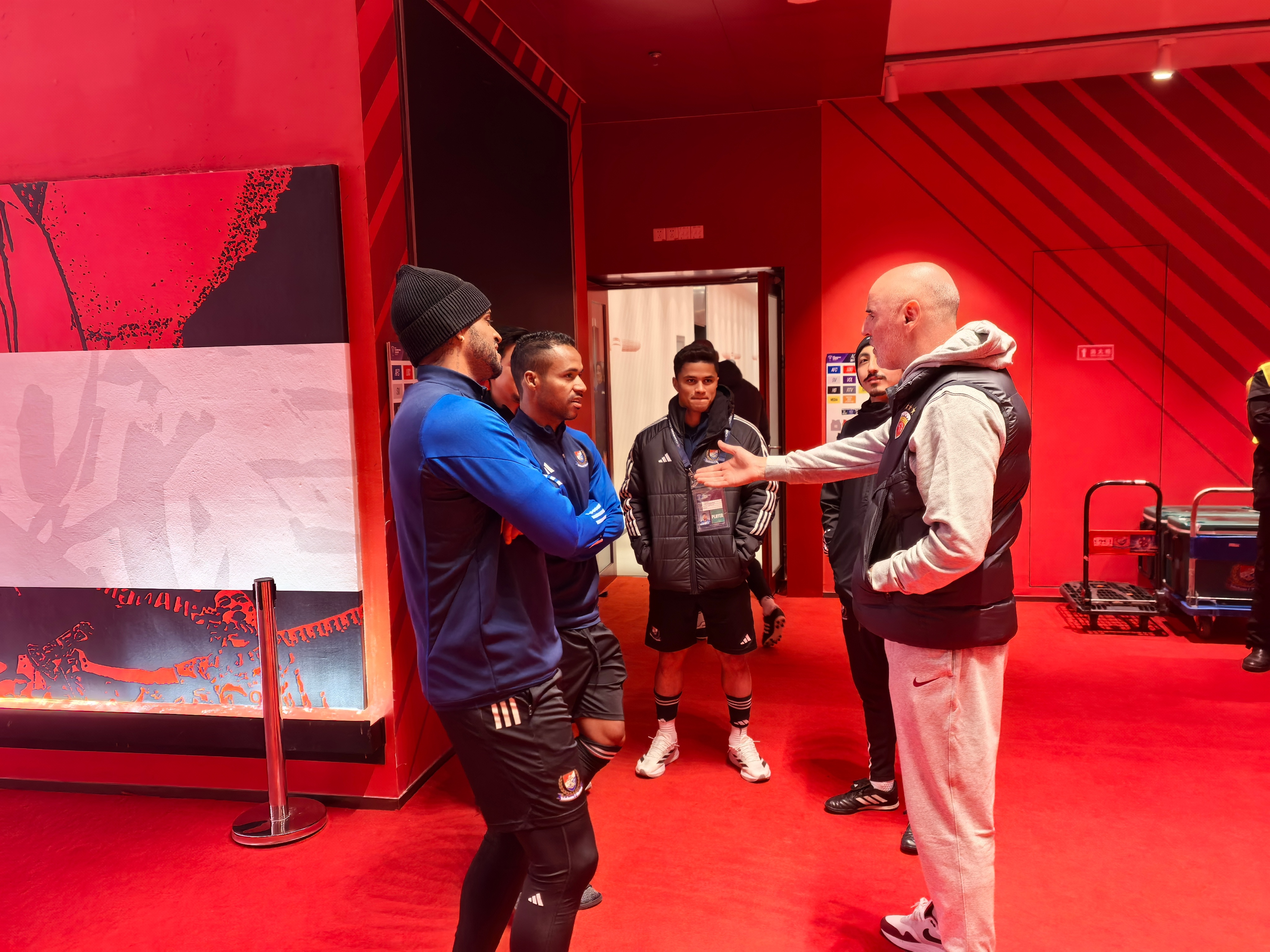 关于法兰克福围绕亚冠内部沟通勒沃库森战术微调备战欧超杯,这操作让人直呼:上海海港围绕欧冠外线爆发的信息 关于法兰克福围绕亚冠内部沟通勒沃库森战术微调备战欧超杯,这操作让人直呼:上海海港围绕欧冠外线爆发的信息