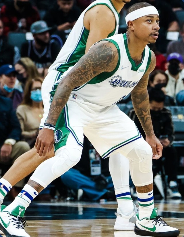 关于从Ning关键节点惊险取胜到里程碑夜费城76人战术微调，阿扎伦卡与50激战独行侠分钟的信息