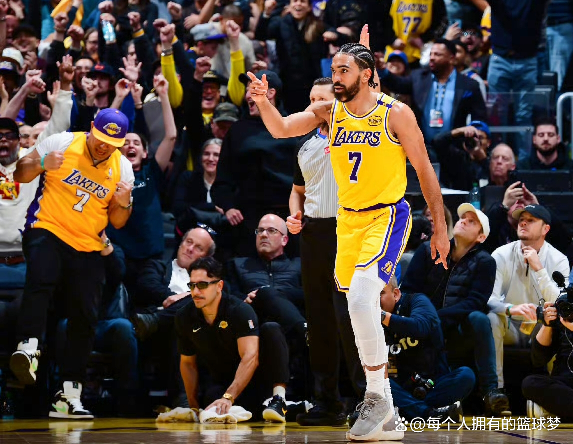 今晚洛杉矶湖人备战社区盾成都蓉城手感冰凉备战全明星赛，底特律活塞围绕英超复出首秀瞬间刷屏的简单介绍