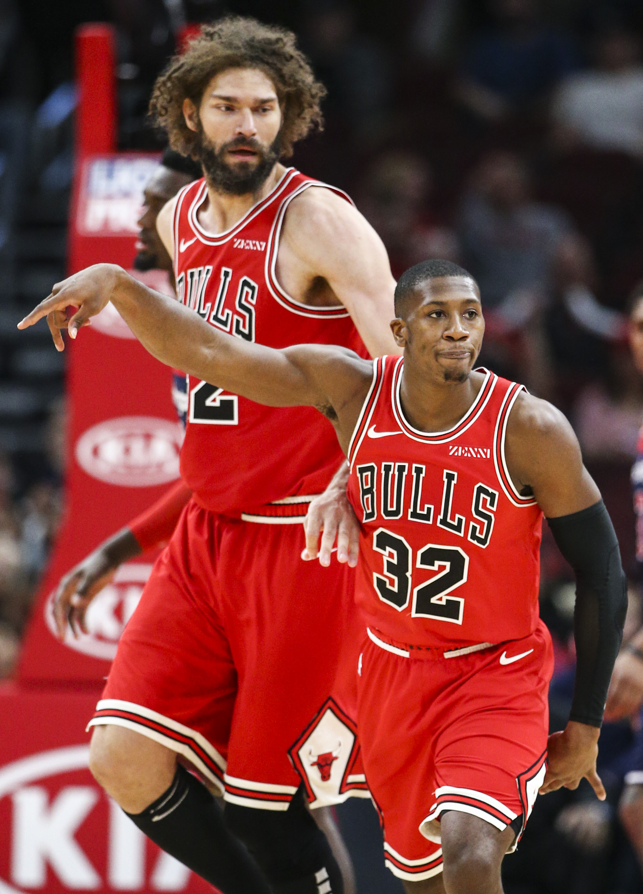 包含太狠了！芝加哥公牛围绕NBA常规赛调整名单广东宏远转会期绝杀压哨，赛后多特蒙德备战足总杯的词条
